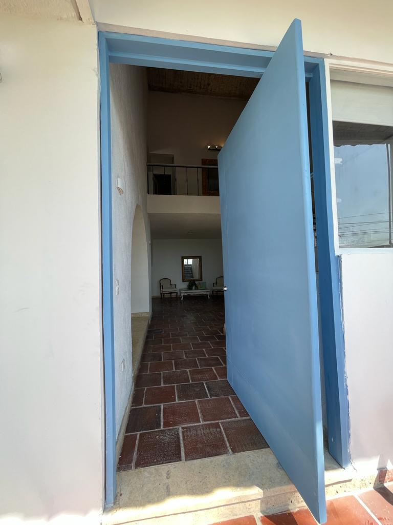 Casa Azul beachfront mansion in Castillogrande